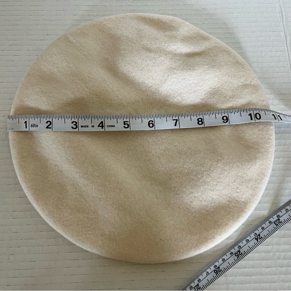 Betmar New York Vintage Ivory 100% Pure New Wool Beret Classic Chic Hat - Picture 9 of 9